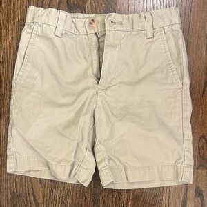 Boys Vineyard Vines Khaki Flat Front Shorts size 6